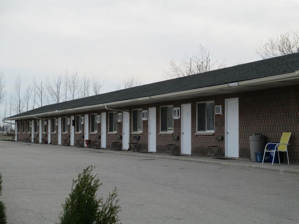 Newburg Inn Motel New Hamburg Bagian luar foto